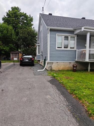Exterior view, Detached house near metro with private parking in Southwest Exterior view, Detached house near metro with private parking in Southwest