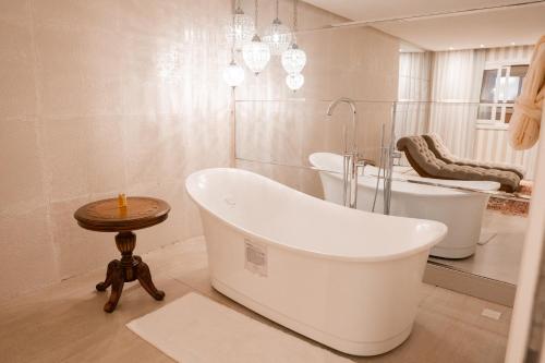 Shower, Daara Transamerica Collection Gramado in Gramado Shower, Daara Transamerica Collection Gramado in Gramado