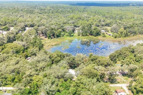 The Magnolia Lake House in Ocklawaha The Magnolia Lake House in Ocklawaha