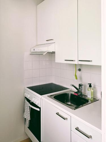 Kitchen, Cozy central flat next to tram and bus stations in Ullanlinna Kitchen, Cozy central flat next to tram and bus stations in Ullanlinna