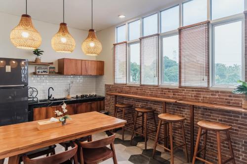 ห้องครัว, Calma Coliving at Bintaro, Tangerang Selatan in บินตาโร ห้องครัว, Calma Coliving at Bintaro, Tangerang Selatan in บินตาโร