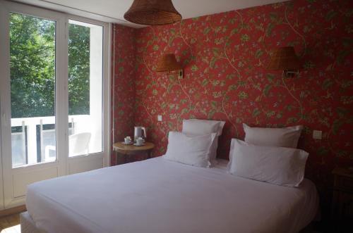 Hotel Richelieu in Calais City Center Hotel Richelieu in Calais City Center