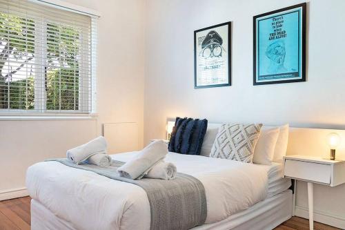 Stunning 2-bedroom house in leafy Claremont