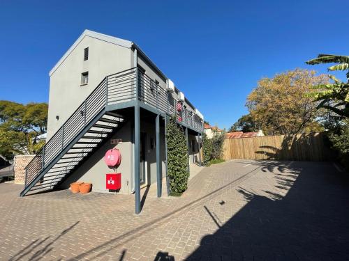 Exterior view, The Wantage Suites in Rosebank Exterior view, The Wantage Suites in Rosebank