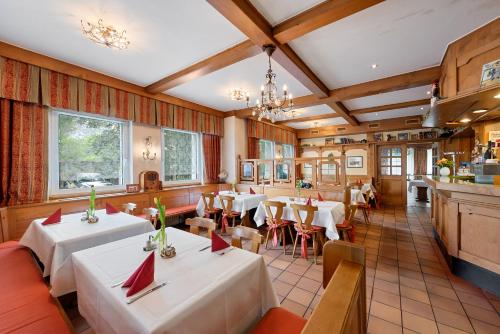 Étterem, Jägerheim (Jagerheim) in Nürnberg városközpont közelében Étterem, Jägerheim (Jagerheim) in Nürnberg városközpont közelében