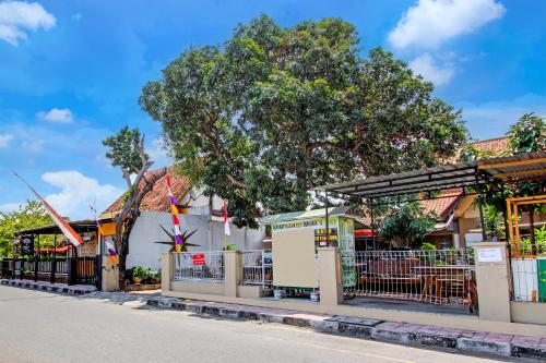 Exterior view, OYO 94227 Homestay Alqid Syariah near Taman Sari Water Castle Exterior view, OYO 94227 Homestay Alqid Syariah near Taman Sari Water Castle