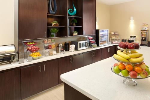 Food and beverages, Hawthorn Suites by Wyndham Bridgeport/Clarksburg in Bridgeport (WV) Food and beverages, Hawthorn Suites by Wyndham Bridgeport/Clarksburg in Bridgeport (WV)