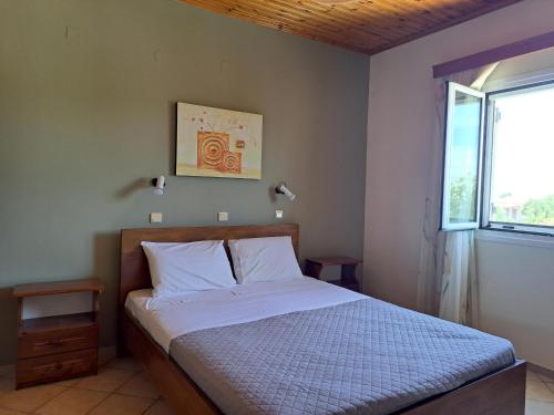 Orfanos 4 in Mirtia Orfanos 4 in Mirtia