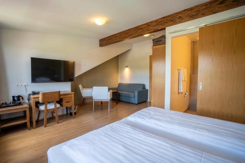 Gistihusið - Lake Hotel Egilsstadir in Егилстадир Gistihusið - Lake Hotel Egilsstadir in Егилстадир