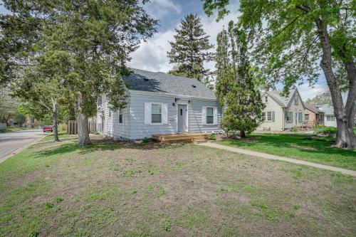 Spacious Minneapolis Home Rental 8 Mi to Downtown in Richfield (MN) Spacious Minneapolis Home Rental 8 Mi to Downtown in Richfield (MN)