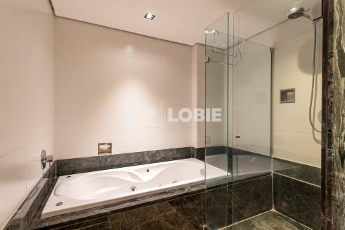 Chuveiro, Lobie Casa Mauá (Lobie Casa Maua) in Rio de Janeiro Chuveiro, Lobie Casa Mauá (Lobie Casa Maua) in Rio de Janeiro