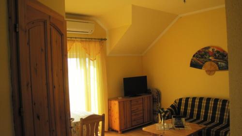 This photo about Alsohegyi Apartmanok shared on HyHotel.com