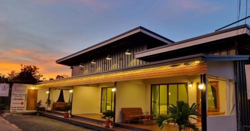 Exterior view, บ้านริมน้ำ โฮมสเตย์ ปราจีนบุรี in City Center Exterior view, บ้านริมน้ำ โฮมสเตย์ ปราจีนบุรี in City Center