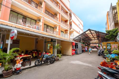 アウトドア イン & レストラン10