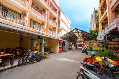 アウトドア イン & レストラン12