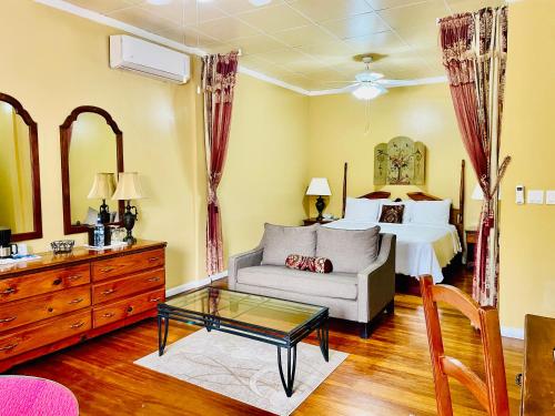 The Great House Inn in Belize City The Great House Inn in Belize City