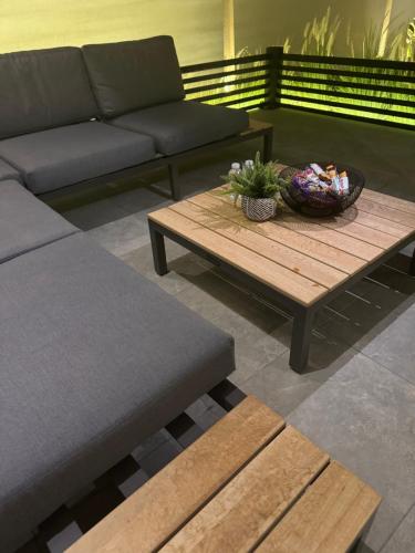 Balcony/terrace, Black Swan Villa in Ras Al Hadd Balcony/terrace, Black Swan Villa in Ras Al Hadd