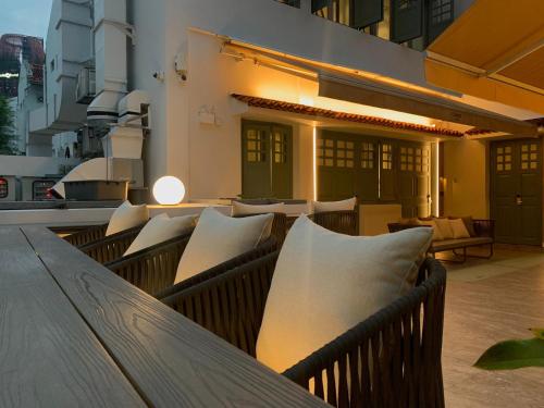 Claude Hotel in Chinatown Claude Hotel in Chinatown