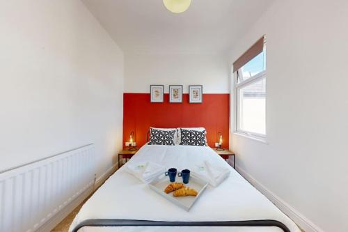 City Centre - 2 Bed Apartment- Free Parking & Netflix