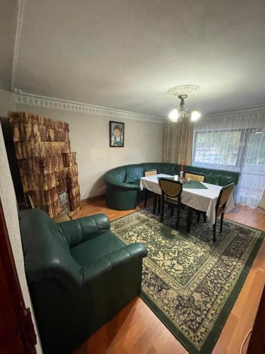 zonă comună salon/TV, Casa Zizi in Pucioasa zonă comună salon/TV, Casa Zizi in Pucioasa