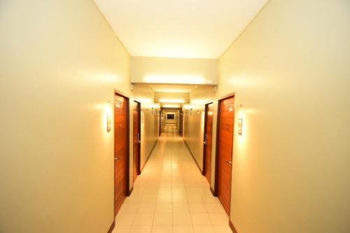 Best LD Hotel โรงแรมเบส แอลดี near King of Muay Thai Best LD Hotel โรงแรมเบส แอลดี near King of Muay Thai