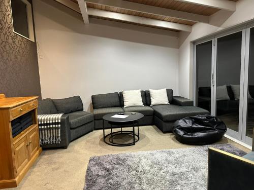 Shared lounge/TV area, Sabbaticus 3 Bed Waiheke Escape in Omiha Shared lounge/TV area, Sabbaticus 3 Bed Waiheke Escape in Omiha
