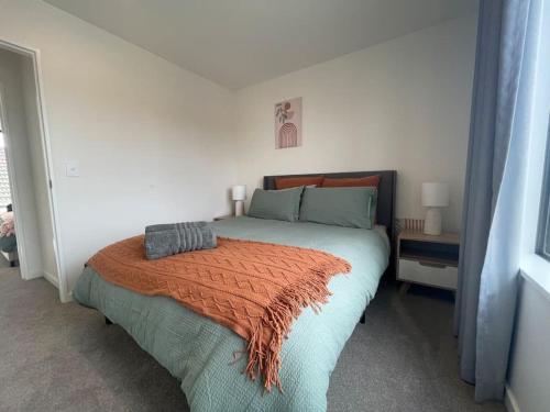 New And Serene Two Bedroom Townhouse Close to CBD