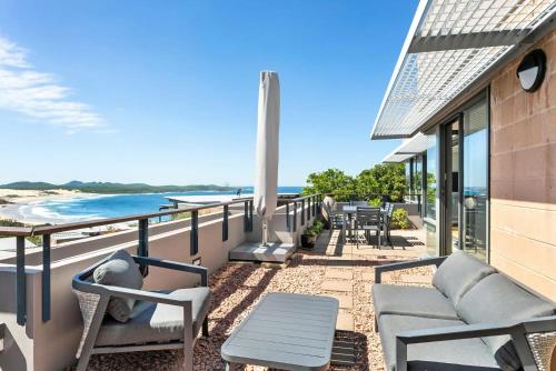 Sea View Retreat Ocean Views Pool Spa in One Mile Beach Sea View Retreat Ocean Views Pool Spa in One Mile Beach