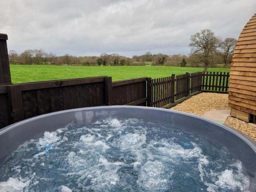 A szálláshely kívülről, Fir Tree Farm by Wigwam Holidays in Whitchurch A szálláshely kívülről, Fir Tree Farm by Wigwam Holidays in Whitchurch