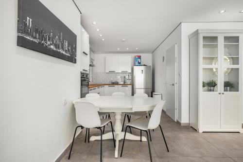 Ashdod Skyview modern 3bdr apartment by torohome in Ashdod Ashdod Skyview modern 3bdr apartment by torohome in Ashdod
