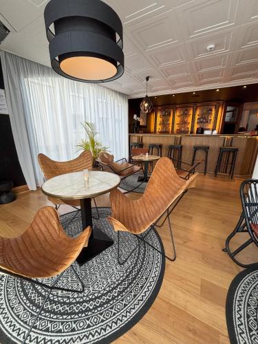 Pub/Lounge, Inter-Hotel Cognac Le Valois in Cognac Pub/Lounge, Inter-Hotel Cognac Le Valois in Cognac