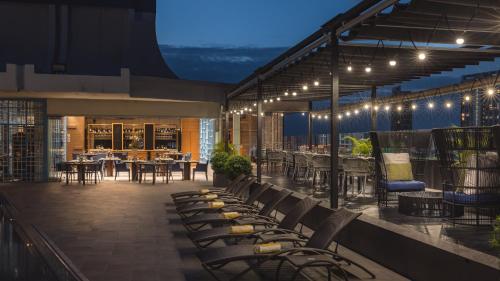 Restaurant, voco Orchard Singapore – An IHG Hotel near Queenstown MRT Station Restaurant, voco Orchard Singapore – An IHG Hotel near Queenstown MRT Station