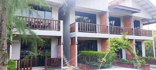 Red Coral Cottage near Tanjung Rhu Beach Red Coral Cottage near Tanjung Rhu Beach
