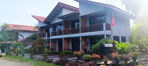Red Coral Cottage near Tanjung Rhu Beach Red Coral Cottage near Tanjung Rhu Beach