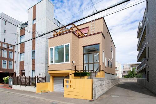 S9W13 LABOINN Large private house