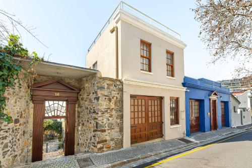 Idyllic Villa - Rooftop Deck - Mountain Views