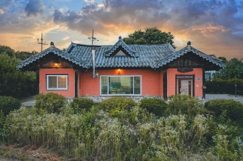 Chuncheon Viandante Dokchaehanok in Seo-myeon Chuncheon Viandante Dokchaehanok in Seo-myeon