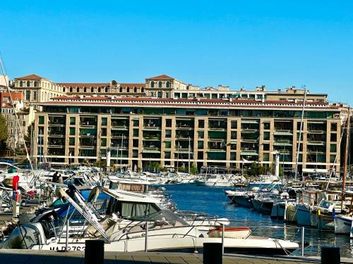 Modern Apartment View Vieux Port