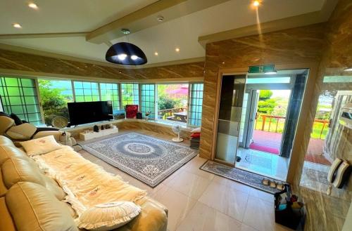 Haebyeol Private Pension (Pet friendly) near Mysterious Road (Dokkaebi Road) Haebyeol Private Pension (Pet friendly) near Mysterious Road (Dokkaebi Road)