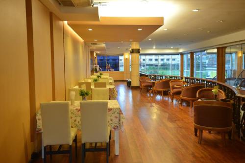 Bar/lounge, New Travel Lodge (SHA Plus+) in Chanthaburi Bar/lounge, New Travel Lodge (SHA Plus+) in Chanthaburi