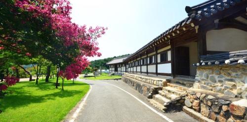 Seocheon Munheon Traditional Hotel in Seocheon-gun Seocheon Munheon Traditional Hotel in Seocheon-gun