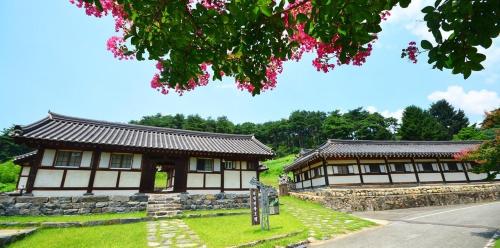 Seocheon Munheon Traditional Hotel in Seocheon-gun Seocheon Munheon Traditional Hotel in Seocheon-gun