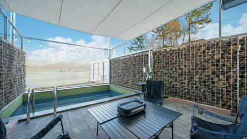 Sacheon Azure Pool Villa in Seopo-myeon Sacheon Azure Pool Villa in Seopo-myeon