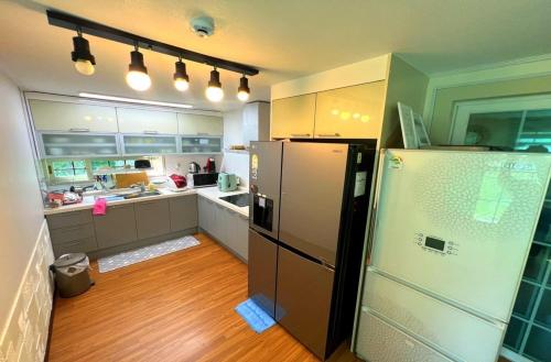 Haebyeol Private Pension (Pet friendly) near Mysterious Road (Dokkaebi Road) Haebyeol Private Pension (Pet friendly) near Mysterious Road (Dokkaebi Road)