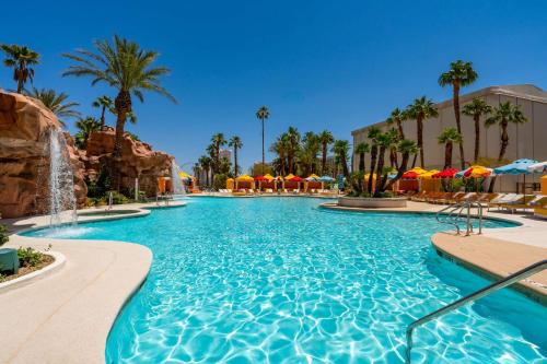 Swimming pool, Rio Hotel And Casino, A Destination By Hyatt Hotel in West of The Strip Swimming pool, Rio Hotel And Casino, A Destination By Hyatt Hotel in West of The Strip