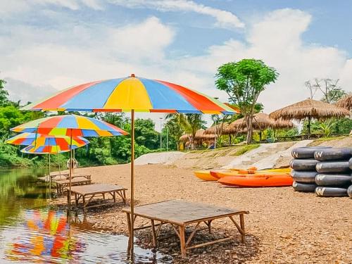 Surrounding environment, Wangyao Riverside Resort near Lan Rak Waterfall Surrounding environment, Wangyao Riverside Resort near Lan Rak Waterfall