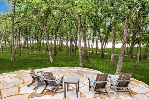 Waterfront Luxury Living with 4-BR Pool and Views in Lake Dallas Waterfront Luxury Living with 4-BR Pool and Views in Lake Dallas