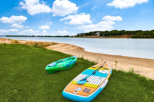 Waterfront Luxury Living with 4-BR Pool and Views in Lake Dallas Waterfront Luxury Living with 4-BR Pool and Views in Lake Dallas
