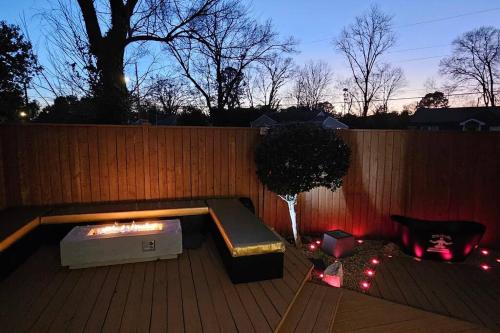 Modern Townhome With Yard 5 Min To The Battery in Σμύρνα(Τζιόρτζια) Modern Townhome With Yard 5 Min To The Battery in Σμύρνα(Τζιόρτζια)