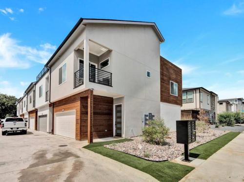 Buitenkant, Perfect Dallas Oasis l Pet Friendly l Big Backyard in Love Field vliegveld Buitenkant, Perfect Dallas Oasis l Pet Friendly l Big Backyard in Love Field vliegveld